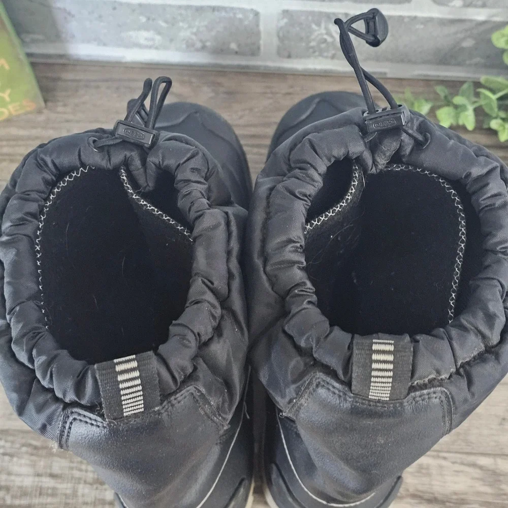 Keen Warm Waterproof Winter Boots 1026753 Black 400g‎ Insulated Youth Size 7